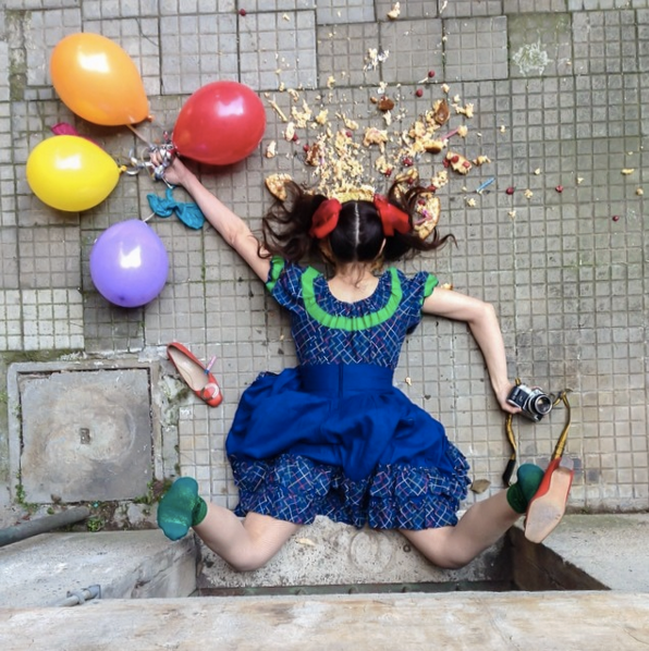 POPWORKERS's tweet photo. Bu adam düşene acımıyor, fotoğrafını çekiyor! https://t.co/YIgS2PHrih #popworkers #art #sanat #photography https://t.co/YlXPRfMZEv