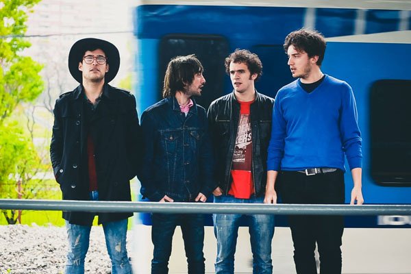 #ElNuevoRockLatino <a href="/yaesunafiesta/">Fiesta (Arg)</a> en Niceto Lado B bit.ly/1NUSvWL  <a href="/aluminerosso/">Aluminé Rosso</a> @sergioandradet