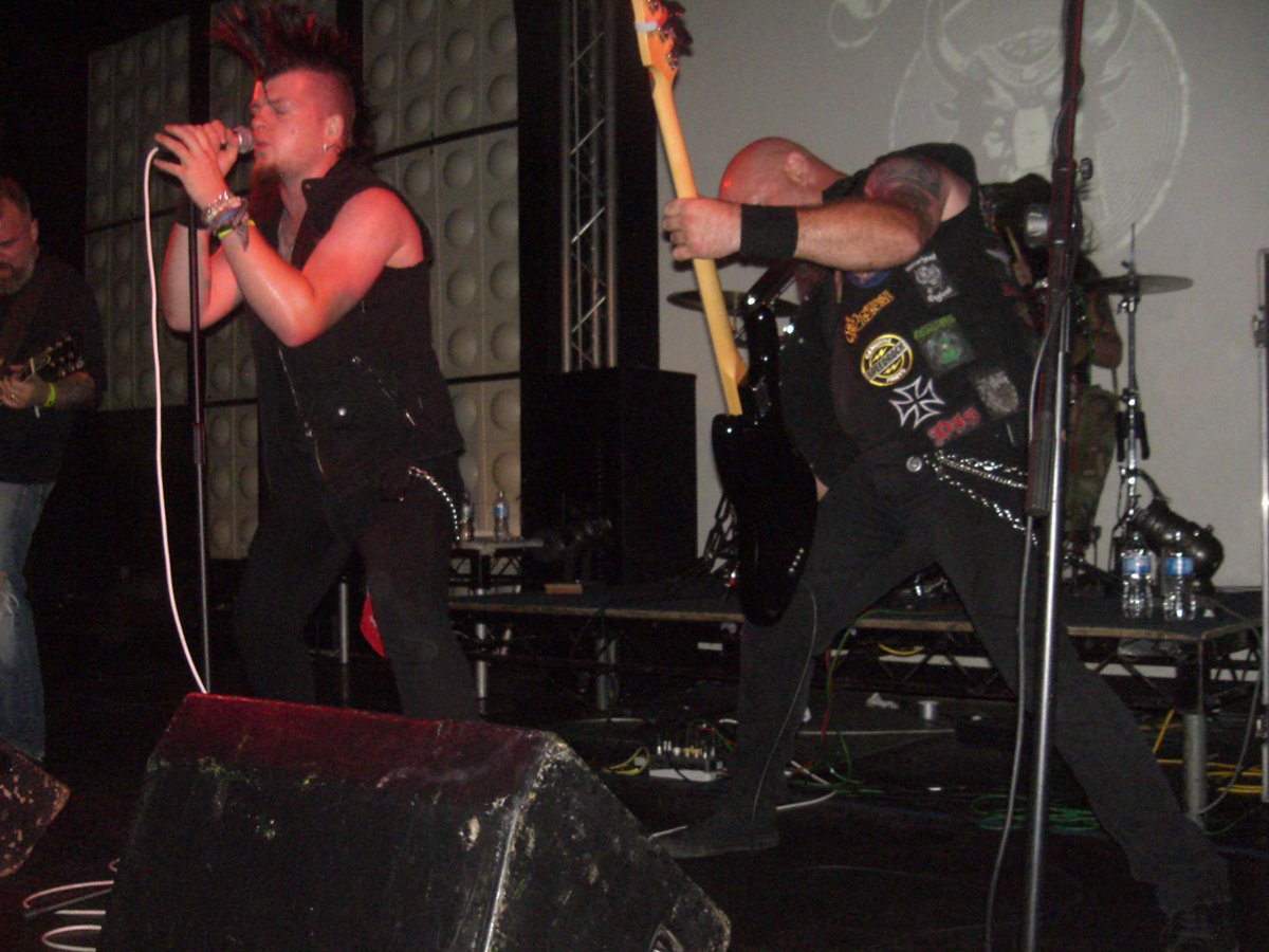 Cheers to all those who came to a <a href="/club85/">Club 85</a> gig this year. See you in 2016.