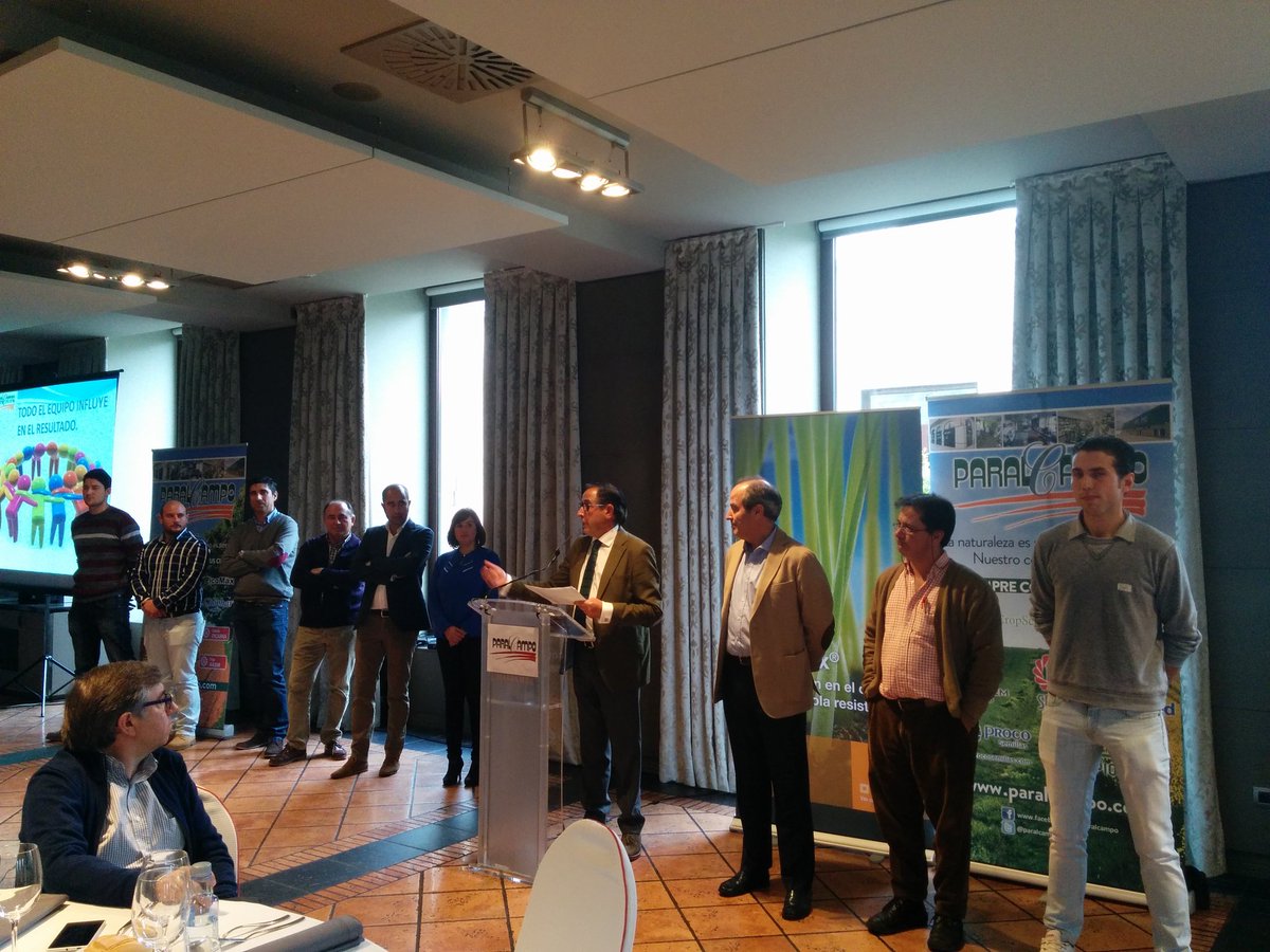 EmpresaAgraria's tweet image. Roberto López de @Paralcampo presenta a todo su equipo durante la presentación de #PicoMax