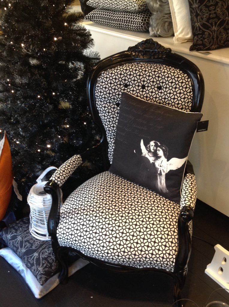 Sfeerimpressie winkel van de kerstetalage 2015 <a href="/stoffeerhuis/">Het Stoffeerhuis</a>