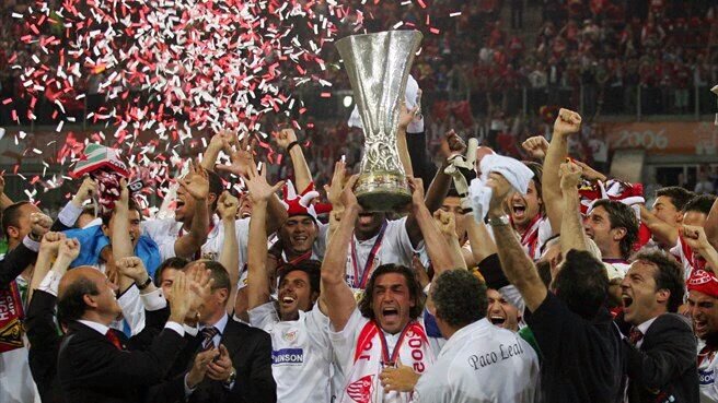 SFC05_'s tweet photo. Adiós a la @ChampionsLeague y hola de nuevo a la @EuropaLeague. Estamos de vuelta para llegar a #Basilea! #SevillaFC https://t.co/uC2BOVNv8d