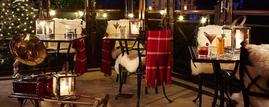 LioneyeMedia's tweet image. We can't wait to cosy up tonight in the St. Moritz Ski Bar at @TheGoring ❤️☃🍸 #ChristmasIsComing