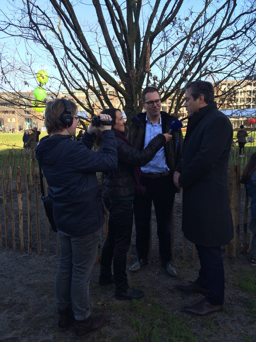 Samen met Marc van den Tweel van Natuurmonumenten op Ijburg een Kinderboom geplant.... tmi.me/1faYuL