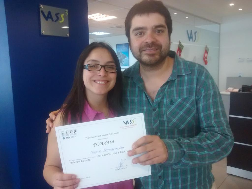 belenfariasVASS's tweet image. Exitoso curso de #oraclerightnow en #VASS CHILE @GrupoVASS  proponiendo la gestión del conocimiento :) @VASSTALENT