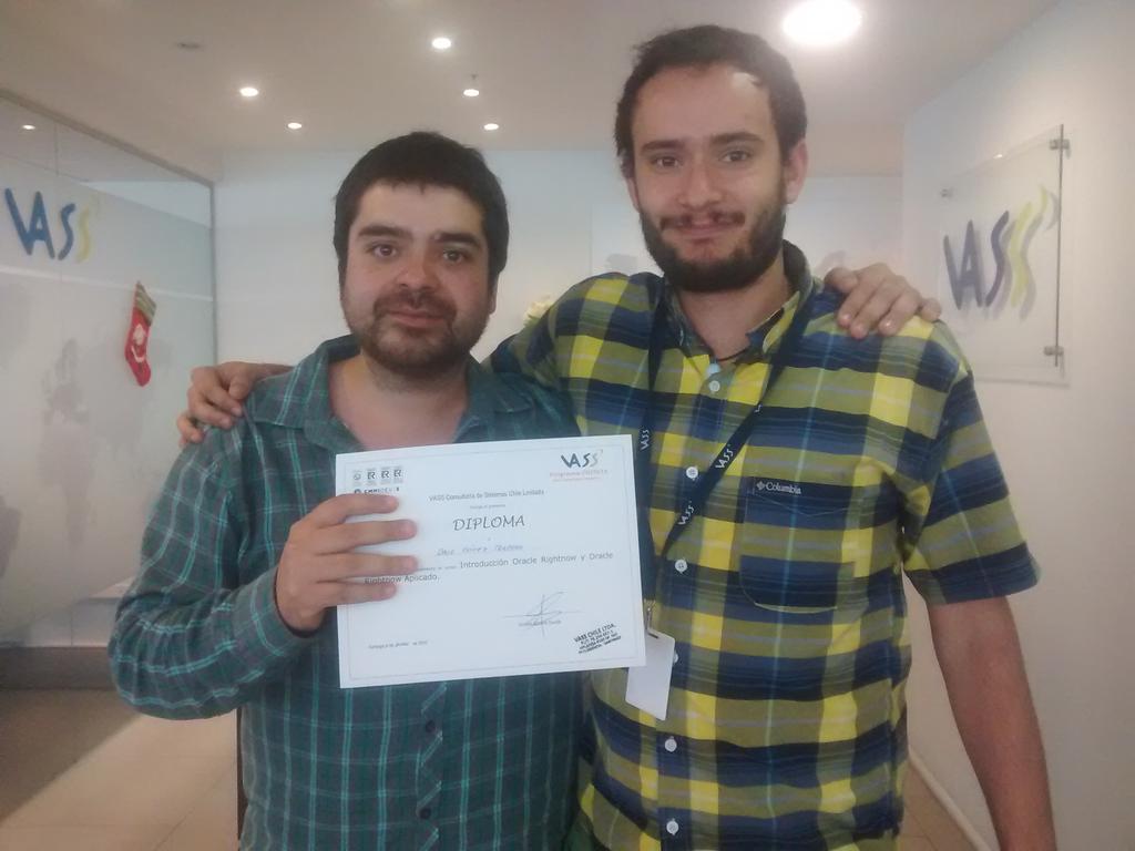 belenfariasVASS's tweet image. Exitoso curso de #oraclerightnow en #VASS CHILE @GrupoVASS  proponiendo la gestión del conocimiento :) @VASSTALENT