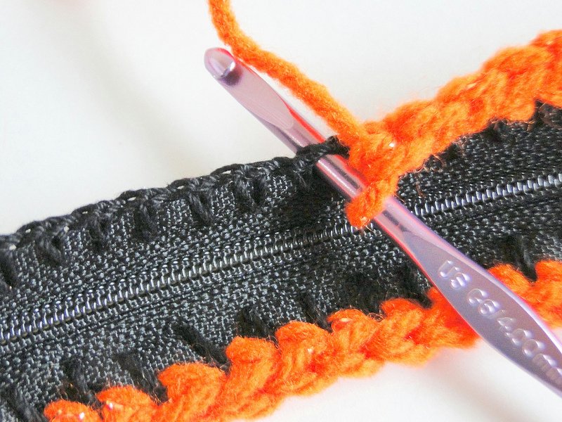 knithacker's tweet image. Add a Zipper to Your Knit/Crochet Projects, This Knithack is Genius! bit.ly/1IEoxUA #crochethack #knithack