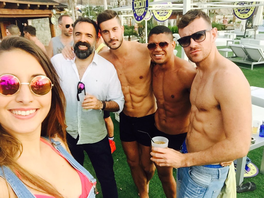 miriam11892's tweet photo. Ha sido un puente inolvidable ❤️🌴💃☀️ #togetherfestival #lovemyfriends #canarias https://t.co/F5qv8gtjcp