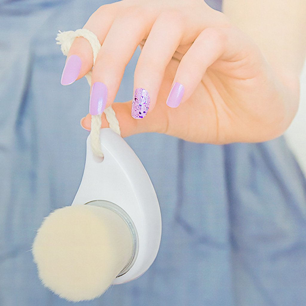 ELLEfrance's tweet photo. Tosowoong : la petite brosse dont raffolent les Coréennes https://t.co/JQDNhBQHRy https://t.co/RxMK6aTXn6