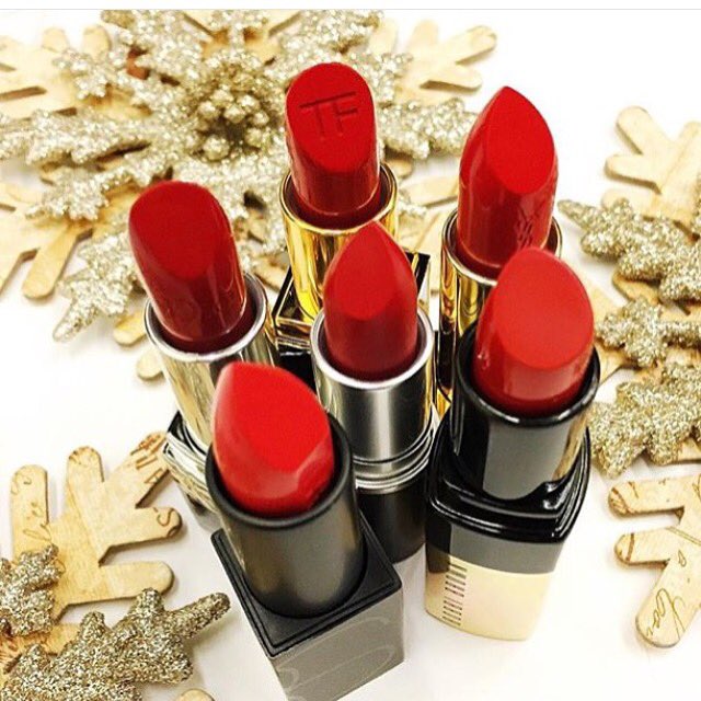 NordstromOttawa's tweet photo. Nothing like a red lip to start your Wednesday out right! 💋 NordstromOTT #lipstick #mua #beauty #holiday https://t.co/pvjYmgu09g