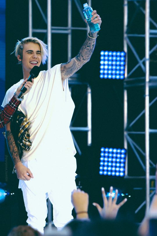 loverboyshit's tweet photo. who else is excited for the #PurposeWorldTour to start? https://t.co/5ZrprUWzVQ