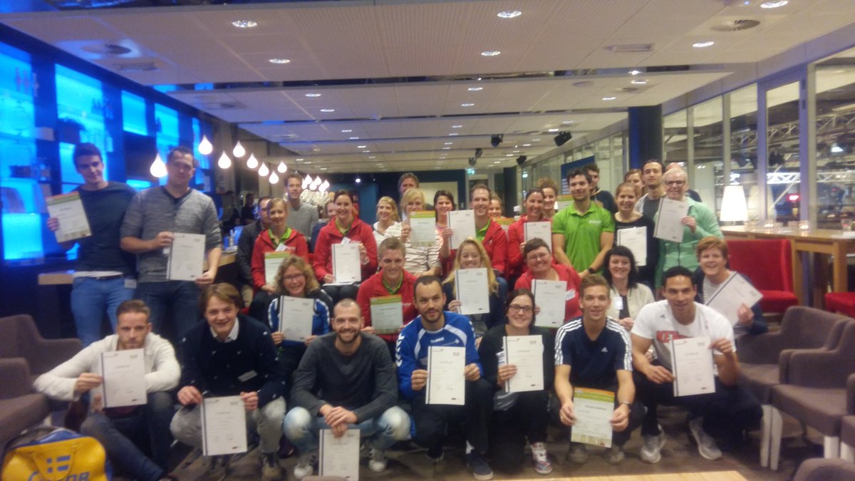 SportserviceOV's tweet photo. En dan tijd voor de groepsfoto. #BuurtsportcoachAcademy https://t.co/eJcR5nGt2k