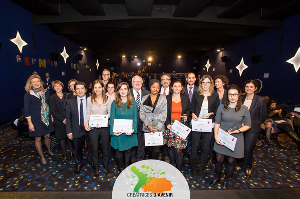 On a gagné le #prixdynamiquedecroissance un gd MERCI <a href="/CreadAvenir/">Créatrices d'Avenir</a> <a href="/ccip/">Simon Richard</a> <a href="/IME_Paris_Idf/">Institut du mentorat</a> de l'équipe <a href="/HamacParis/">Hamac</a>