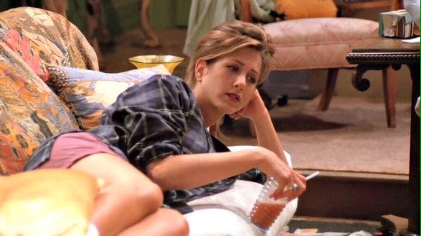 soynormalvale's tweet photo. cuando tus amigas van a tu casa a dormir https://t.co/sKyHX3j7YD