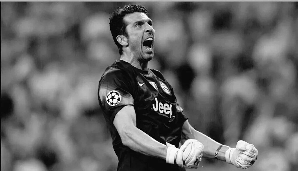 JhonKV62's tweet photo. Buffon en #LaGazzetta: "El ambiente a fútbol que se respira en el estadio del Sevilla es espectacular" https://t.co/JKfgtiDEsG
