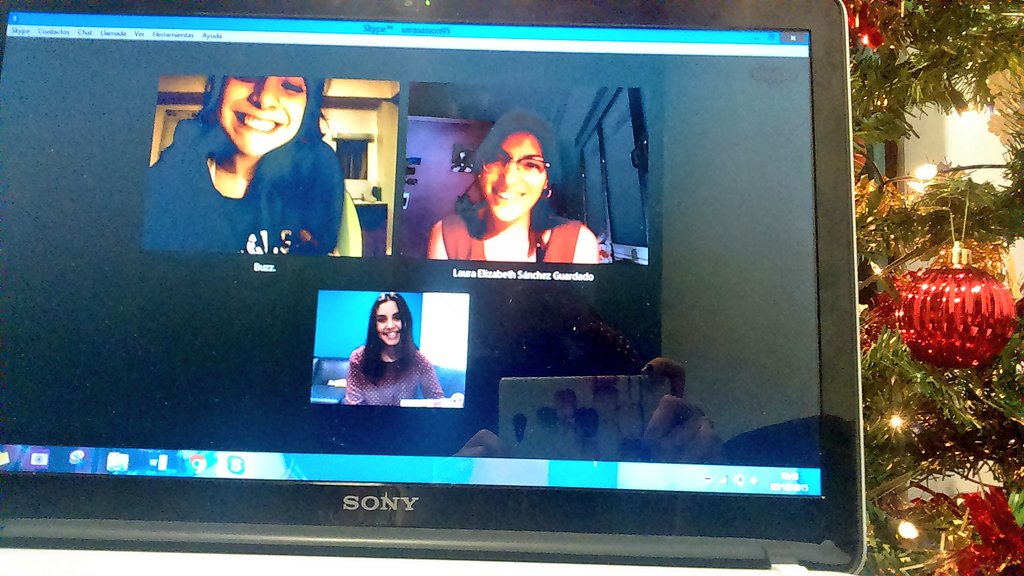 SaraSalson's tweet photo. No puedo tener más suerte con vosotras 💖👭🌞 @MartaBepiru @LauraSanchezzG  gracias 😊 https://t.co/1PxsSMdt5P