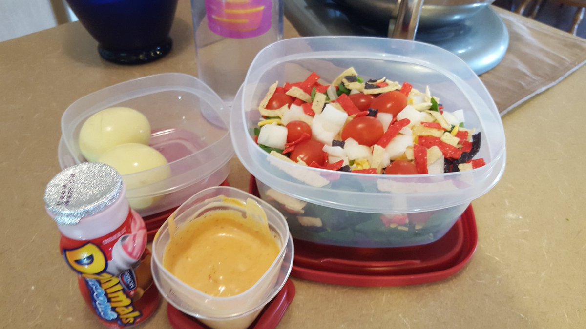 TinaMarieIsMe's tweet photo. Spinach salad and Pickled eggs for lunch. I'm addicted to the homemade chipotle ranch dressing! https://t.co/Ug1rjqRMhY