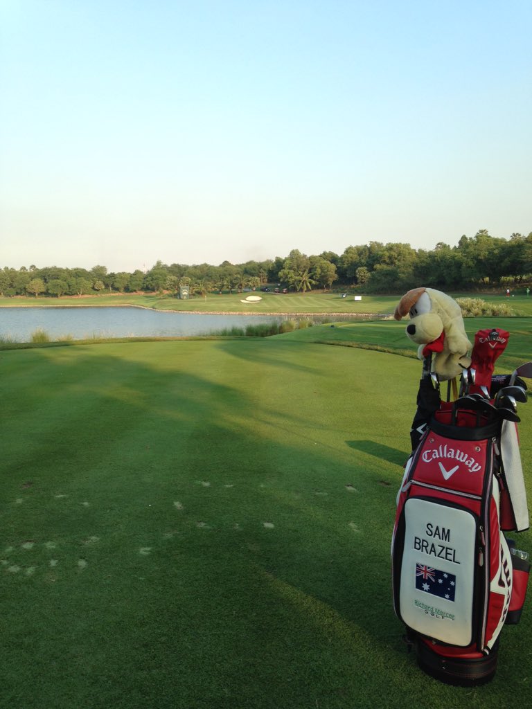 SamBrazelGolf's tweet photo. Ready for one last crack for 2015! @asiantourgolf #ThaiGolfChamps #Amataspring #teamcallaway #Fenix @RMercerGolf https://t.co/baUEtWAZM8