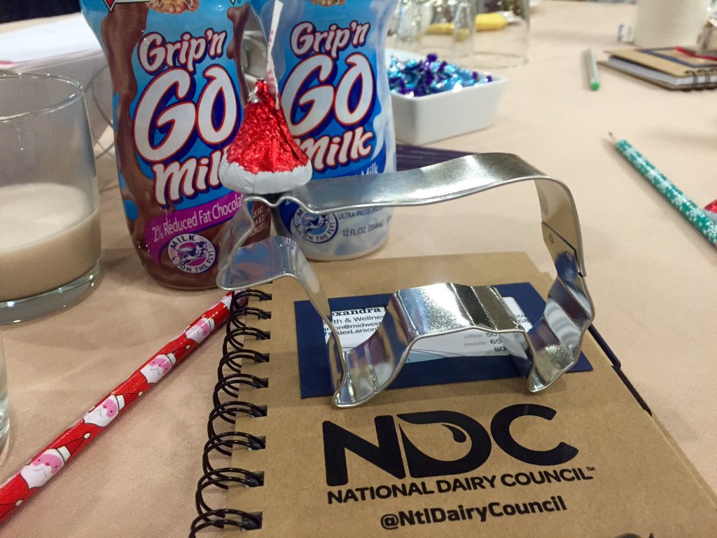 AlexLarsonRD's tweet photo. Happy holidays @NtlDairyCouncil! #NDC100 🐄🐄🐄 https://t.co/eZlHWfWI7q