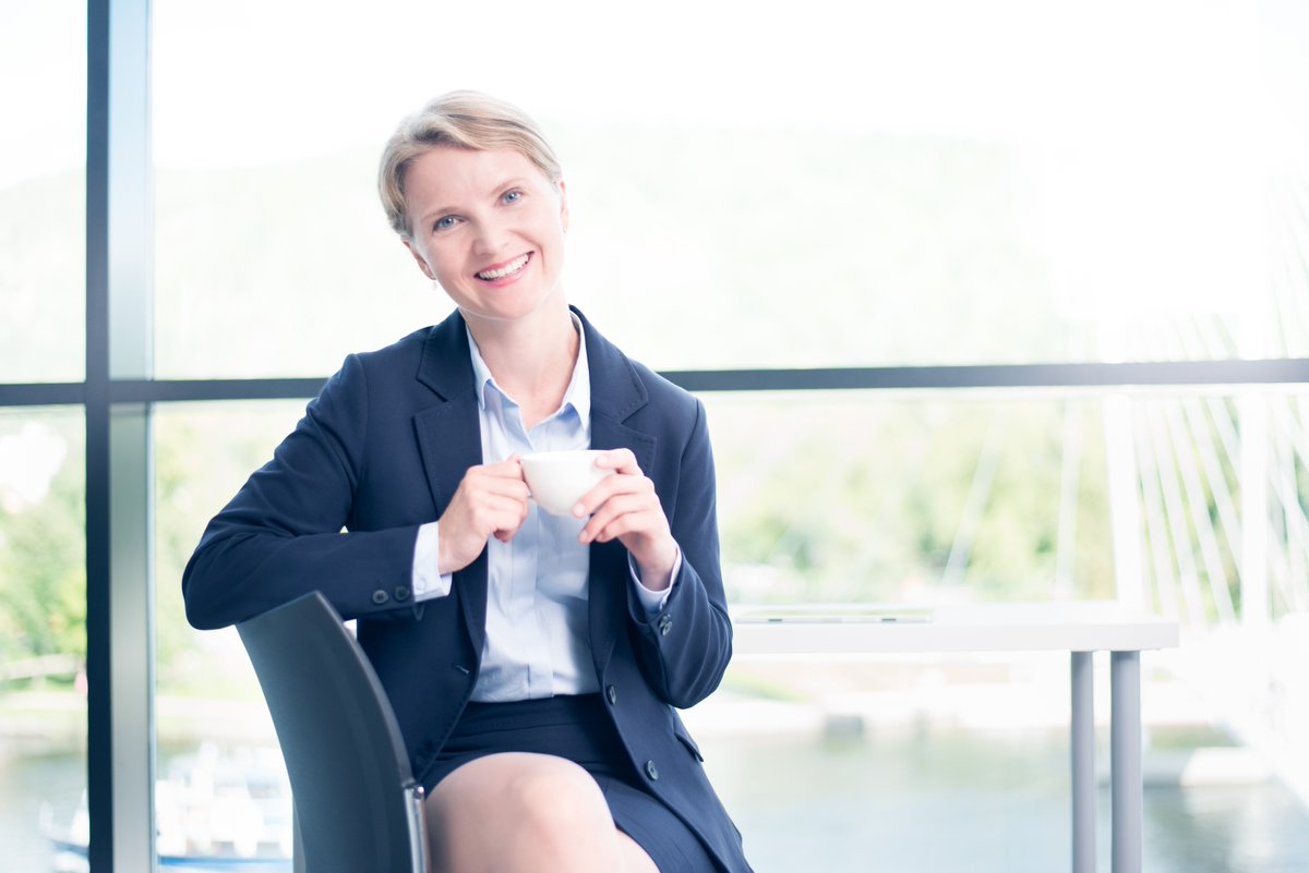 moeteservice's tweet photo. Altså, hvis #telenor gjerne vil intervjue en dame for topplederjobben, så har vår kvinnelige møteaktør tid til uken. https://t.co/n2N5DreJMU