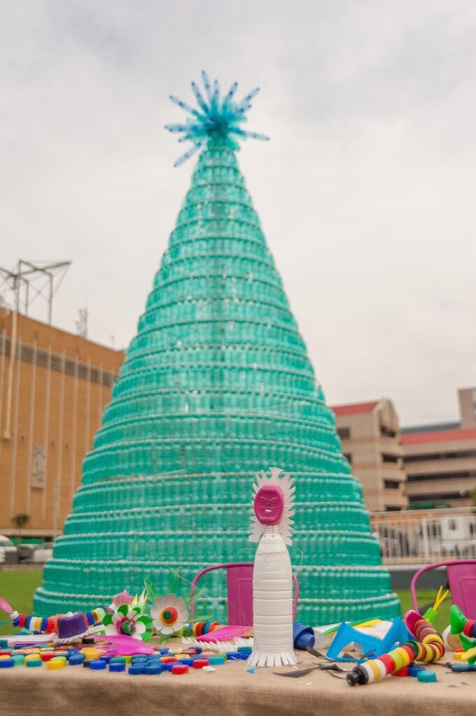 JacquiCooks's tweet photo. Get down to the #enviroserv #upcycle tree @VandAWaterfront 10 DEC 2015 at 17h30 &amp; make a @SnapScanApp donation 🎄 https://t.co/tcDeelYmr7