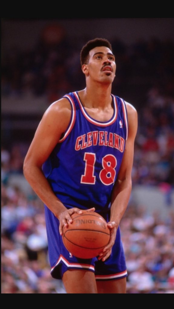 Please pray for former teammate and NBA legend John "Hot Rod" Williams battling cancer and on life support. 🙏🏾