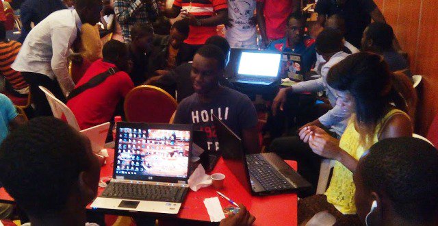 AboukamNet's tweet photo. Chronique digitale: il était une fois @africawebfest l 2015... https://t.co/Y1Gdfk3jI0 #AWF2015 #civtech #civ #fr https://t.co/URVEo52Z6w