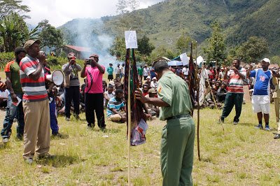 Tapi sayang di perjual belikan! "<a href="/GNFI/">Good News From Indonesia</a>: Mengenal “Noken”, Sistem Unik Pemilu di Papua : bit.ly/1R9RYk6 "