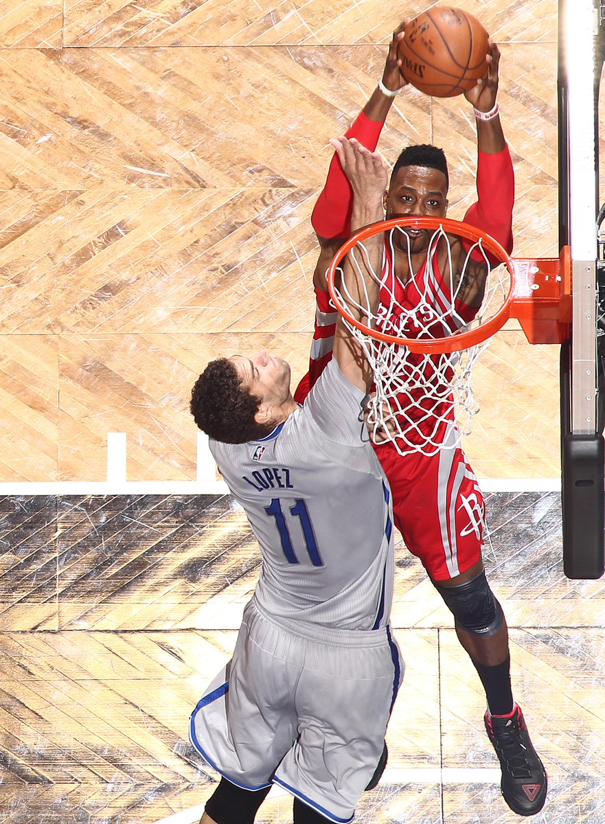 NBA's tweet photo. Dwight Howard climbs the ladder for the alley-oop to lead Tuesday's Top 10! https://t.co/iAgakQPpY1 https://t.co/fsgdRoWpV8