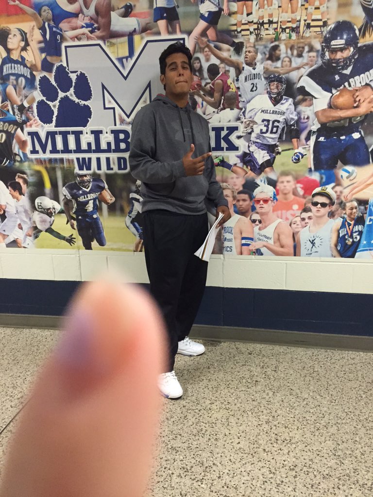 MorganFiorini's tweet image. @mistermcclure the closer object is clear &amp;amp; farther object is not #MC1 #interposition