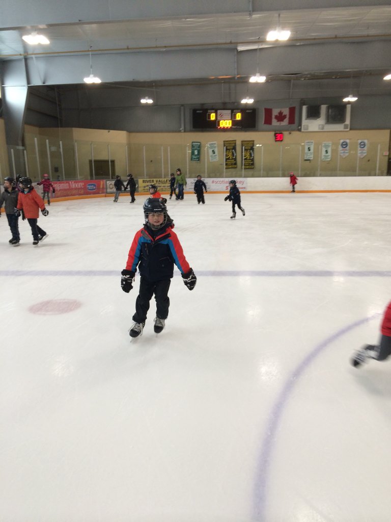 juliasilcox's tweet photo. #funskating @LittleFallsPS @MahaffyStars @3wlittlefalls https://t.co/ItjpuD2dA9