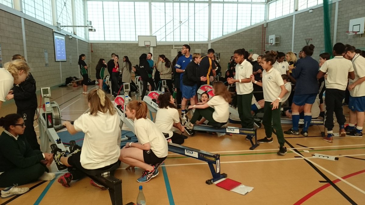 It's getting heated! #SIRCWest2015 <a href="/LYRowing/">London Youth Rowing</a> @RuthWhyman <a href="/MarkHunterGB/">Mark Hunter</a>  🔥🔥🔥