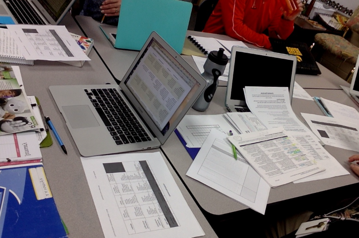 breannavandyke3's tweet photo. Awesome conversations around creating rigorous rubrics with 6th ELA PLC! #amesmiddlepride #AmesCSDchat https://t.co/6PP2Q67vn7