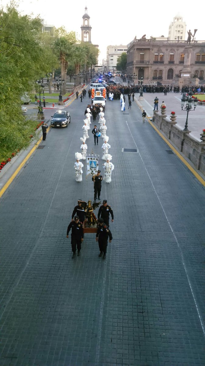 Elementos de Fuerza Civil en dirección a la Basílica de Guadalupe