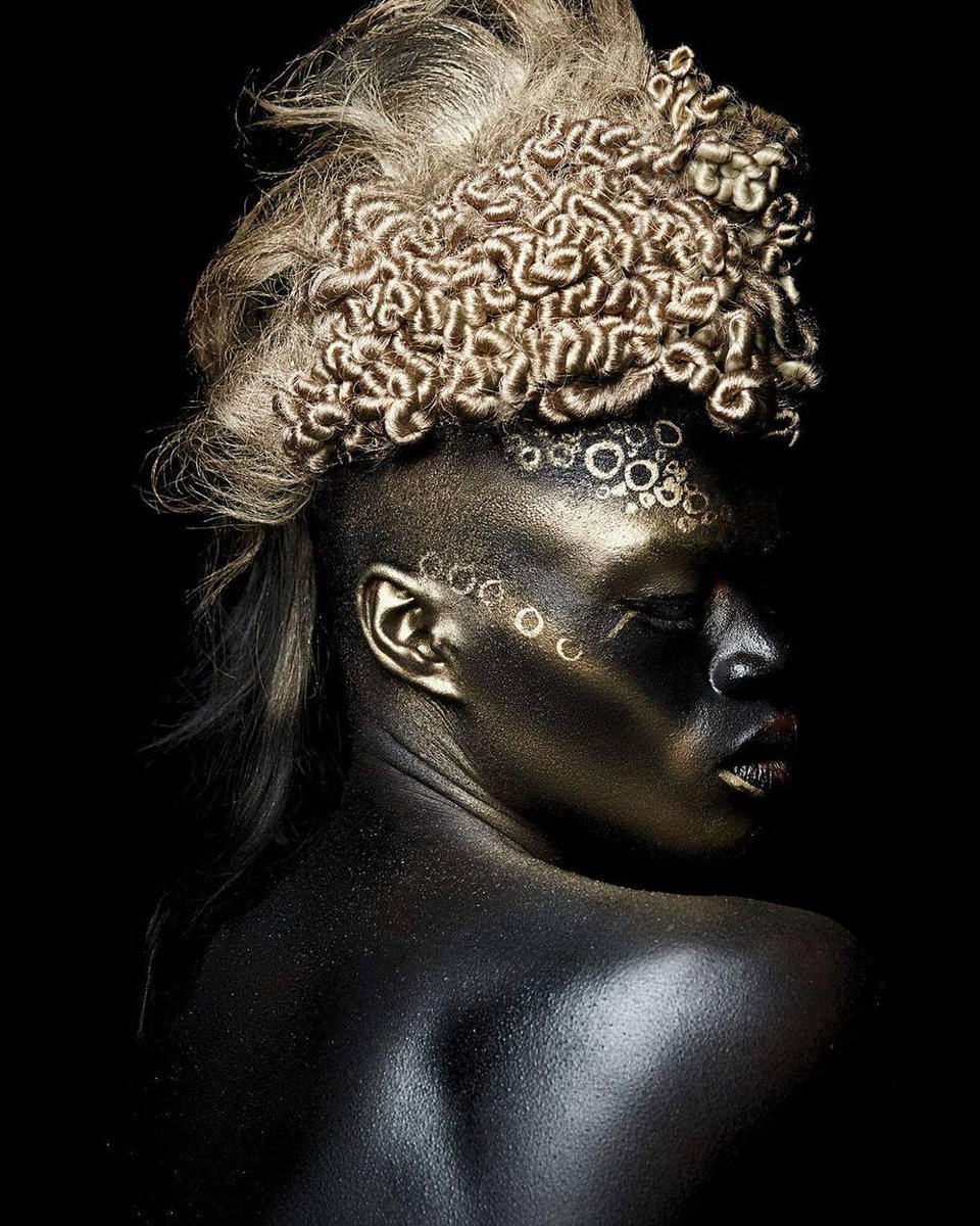 Annabelles_Wigs's tweet image. Ebony Gold Afro AvantGarde Hairstylist of the year @gwenreecemakeupartist Hair #emmanuelesteban #annabelleswigs