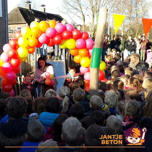 <a href="/DeBussel/">De Bussel</a> in Vlijmen heeft een #GezondSchoolplein! <a href="/GezondeSchoolNL/">Gezondeschool.nl</a>