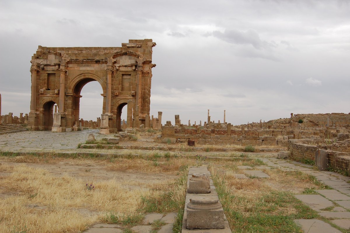 MosaicNAfrica's tweet photo. Explore the #beauty of #Timgad. #archaeological site in #Algeria. #travel #travelpics https://t.co/cU0y66kwcA