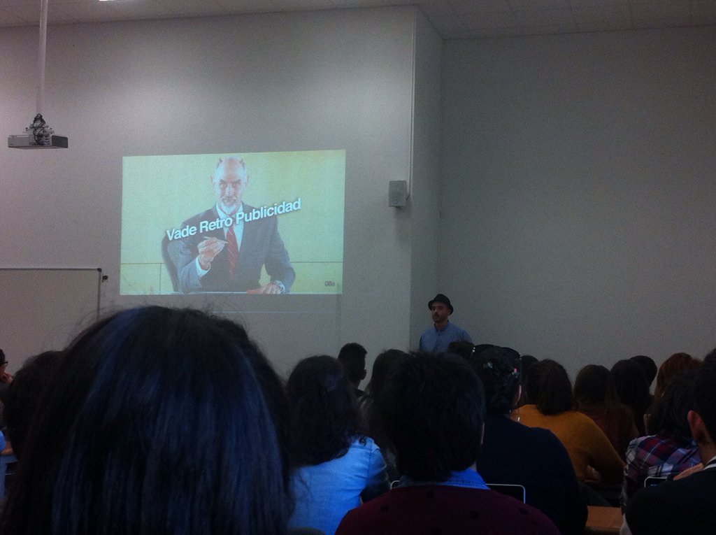 ciberpubli's tweet photo. Empieza la charla de Ángel Iglesias, director creativo de Ogilvy https://t.co/wuRokmZveq
