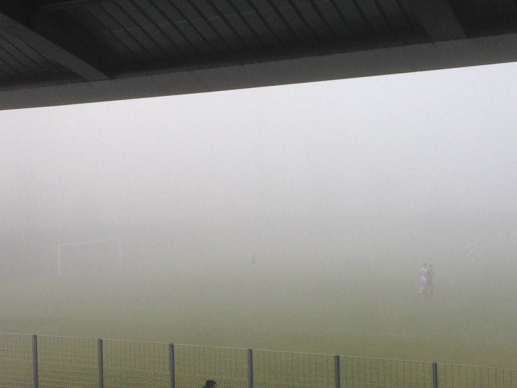 Nebbione al Don Mosso di Venaria: dagli spalti visibilità ridotta toro.it/content/5323-p… #TorinoGenoa