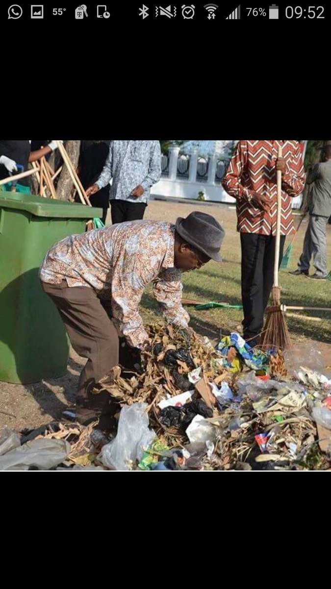 mtumishidr's tweet photo. This president right here is something else...#johnpombemagufuli #showingbyexample https://t.co/IisXK67uFN