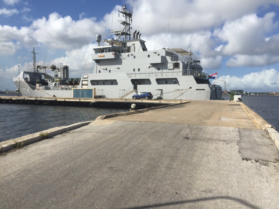 heuvelmanibis's tweet photo. Start werkzaamheden vernieuwen kade # Curaçao https://t.co/gRBPUDULK0