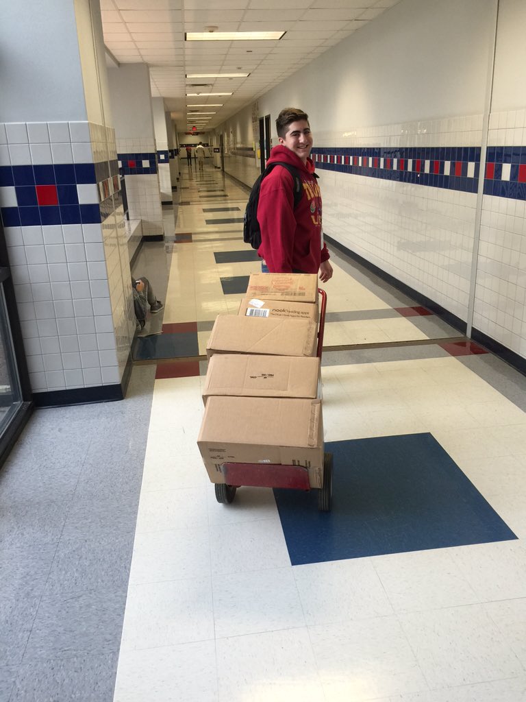 PEARCEDECA's tweet photo. Spreading holiday cheer to our friends at Dobie Elementary. #200+books #100+presents @TexasDECA @DECAInc @decapaw https://t.co/Gr77iSShQH