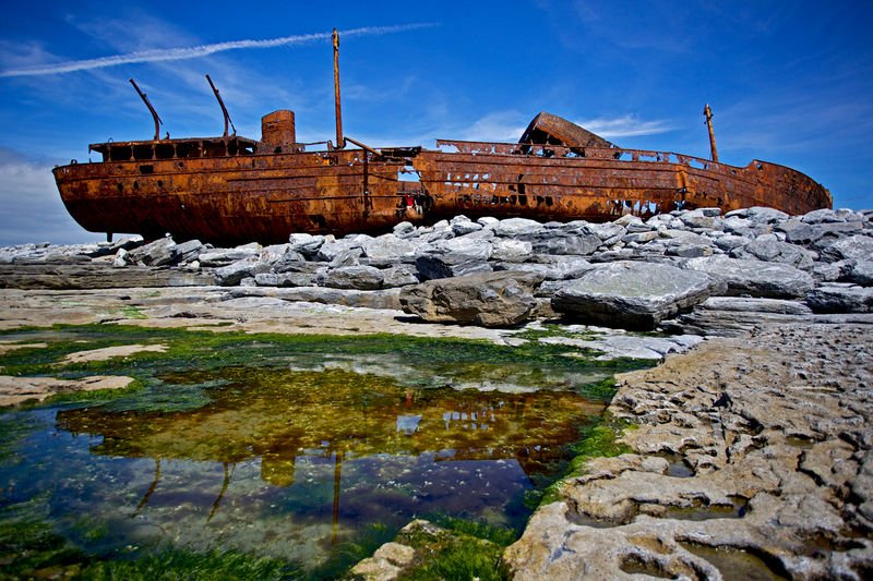 The crashing coastline of the #WildAtlanticWay has seen many historic shipwrecks. goo.gl/fZd2bY