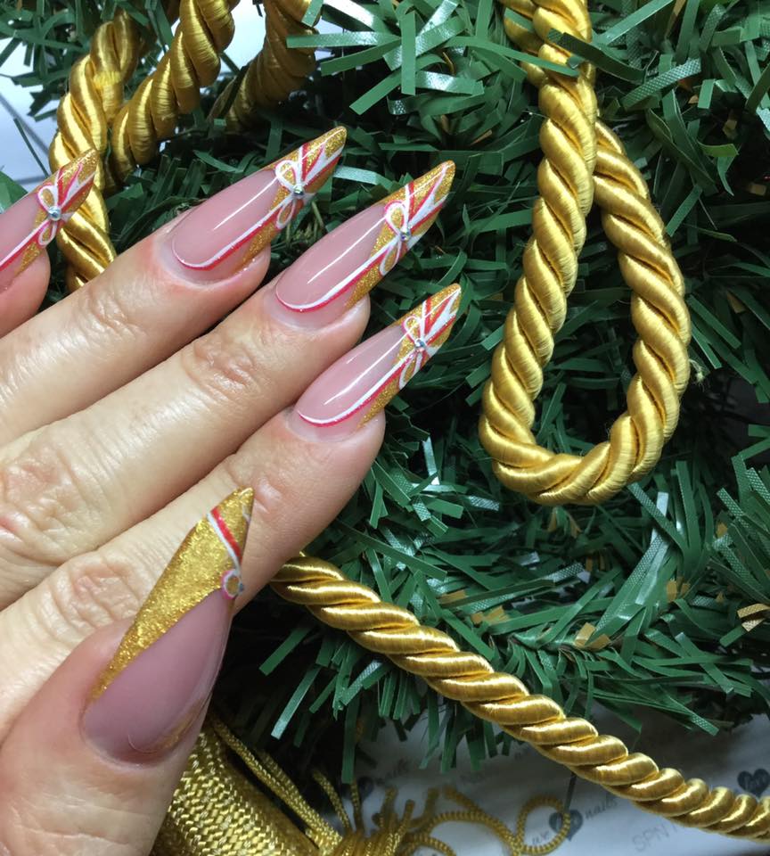 SPNnailsUK's tweet photo. #ChristmasNails under the #ChristmasTree :)
#Nails by: Zanna, #SPNnails #Italia Team
@imperonails - #Italy https://t.co/VzDyOQZceR