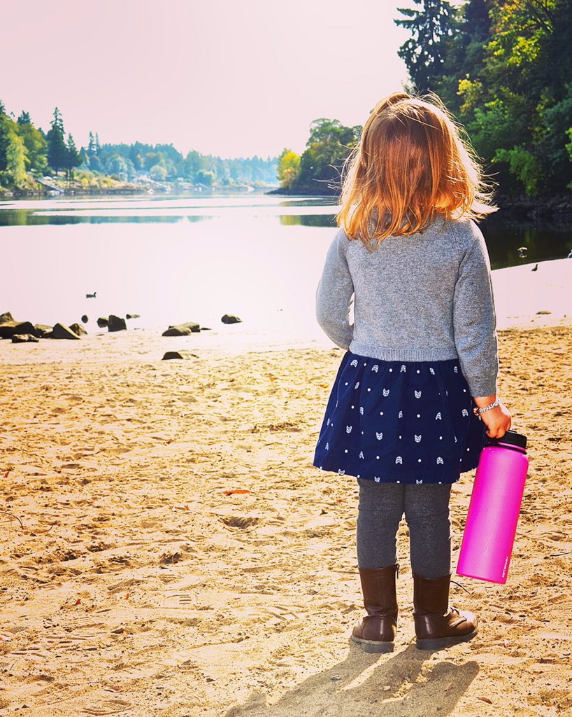 HydrationBottle's tweet photo. Not just for adults! kiddos love FiftyFifty Bottles too! Fill them with snacks instead of drinks for a Funtime!! https://t.co/Bj5jwDTREn