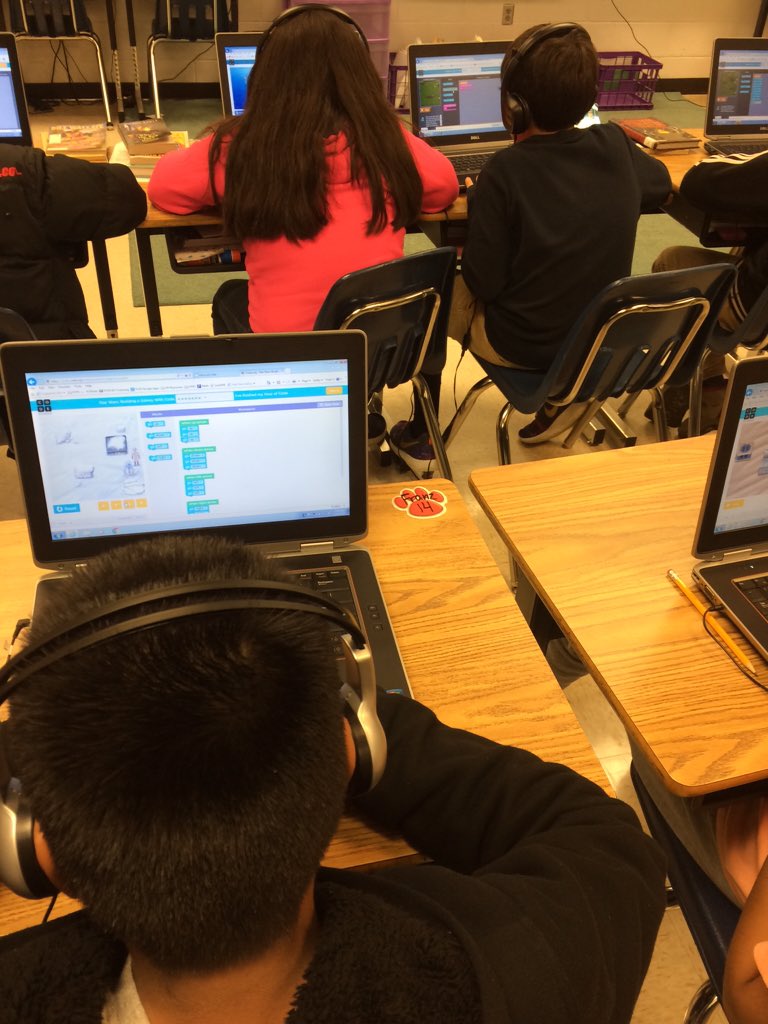 HyblaValleyES's tweet image. #HourOfCode #FCPScode