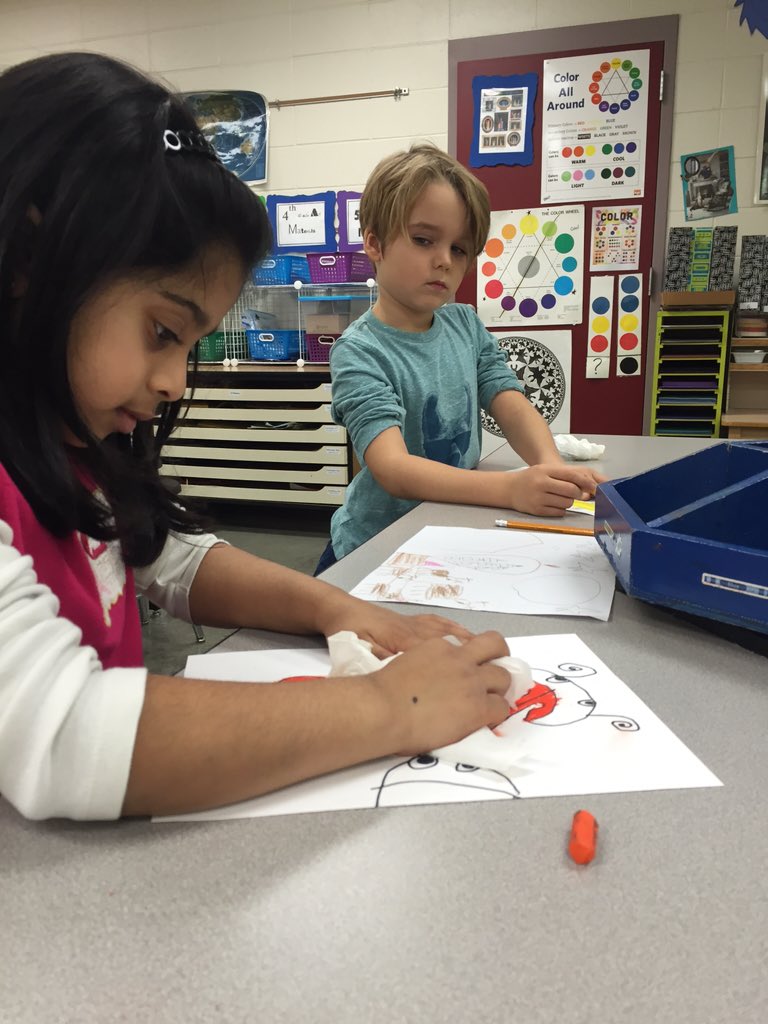 JCSD_WAEart's tweet photo. #1stgradeartists observed koi fish and are drawing from observation. #oilpastels #blending @JCSD_WAE https://t.co/23vXOr3etm