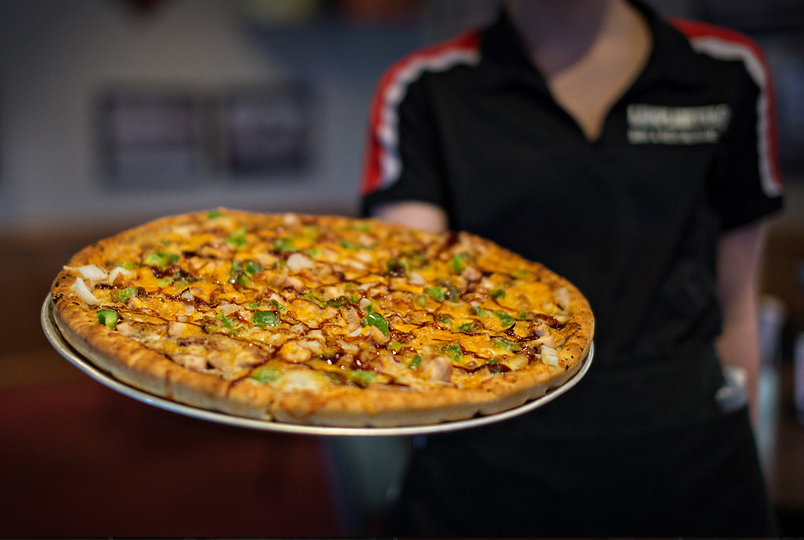 LamplighterOC's tweet photo. Our pizza sure is delicious! You can enjoy one dining in, or call ahead and pick one up! #Olivet #OC #Pizza #Yummy https://t.co/hkyYlyqumu