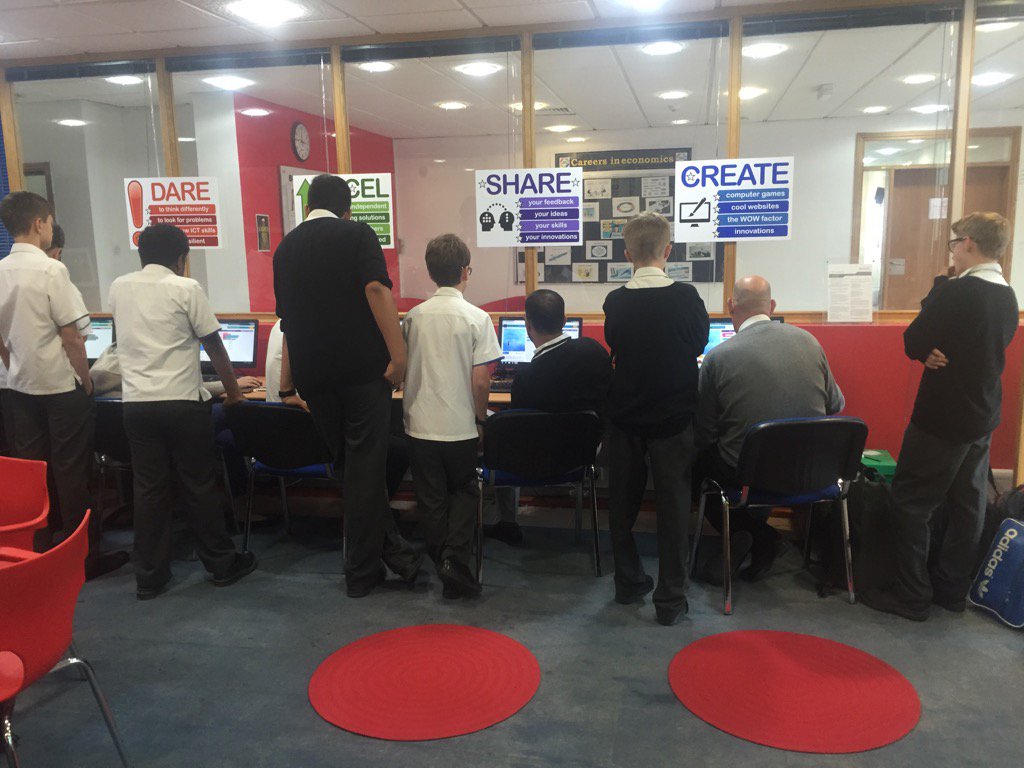 LJ_Finch's tweet image. @descdubai Digi Leaders teaching @khda staff how to Scratch for @codeorg Hour of Code wk #edtech #codingforcommunity