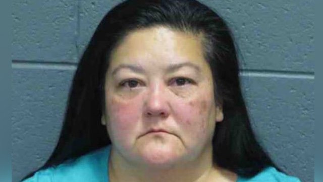 RantChic's tweet photo. #WTF! Loving Mother-Daughter Relationship Turns Weird When Mom Commits A Crime
https://t.co/OzTrdPX0mm https://t.co/tHWRnzAQcx